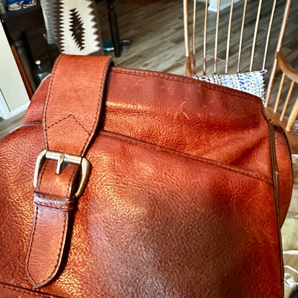 Vintage Leather Crossbody Bag - Picture 15 of 16